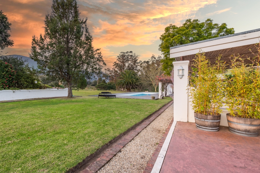 To Let 6 Bedroom Property for Rent in The Crags Western Cape